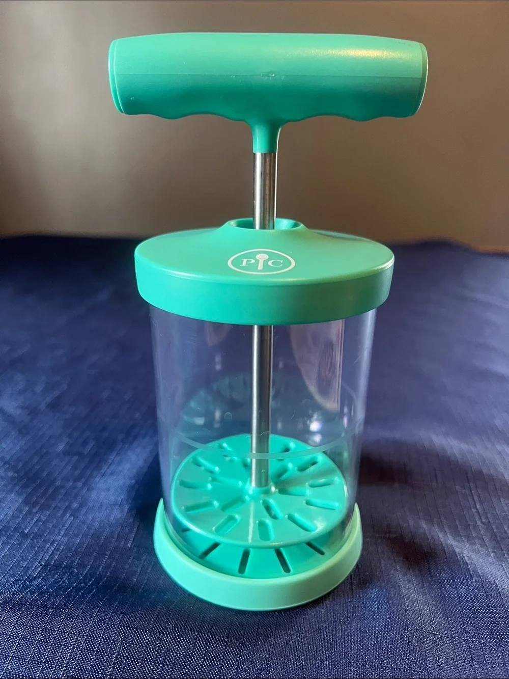Pampered Chef Teal Hand Press Chopper